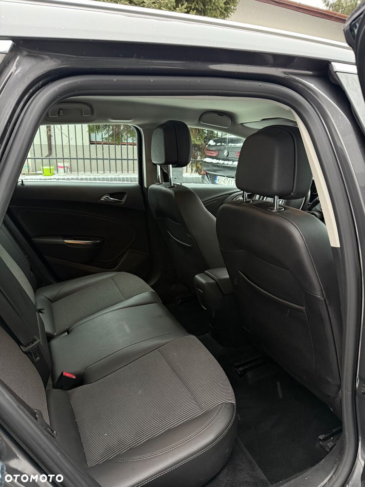 Opel Astra 1.4 T Cosmo - 17