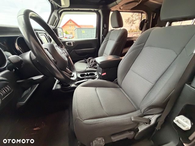 Jeep Wrangler - 19