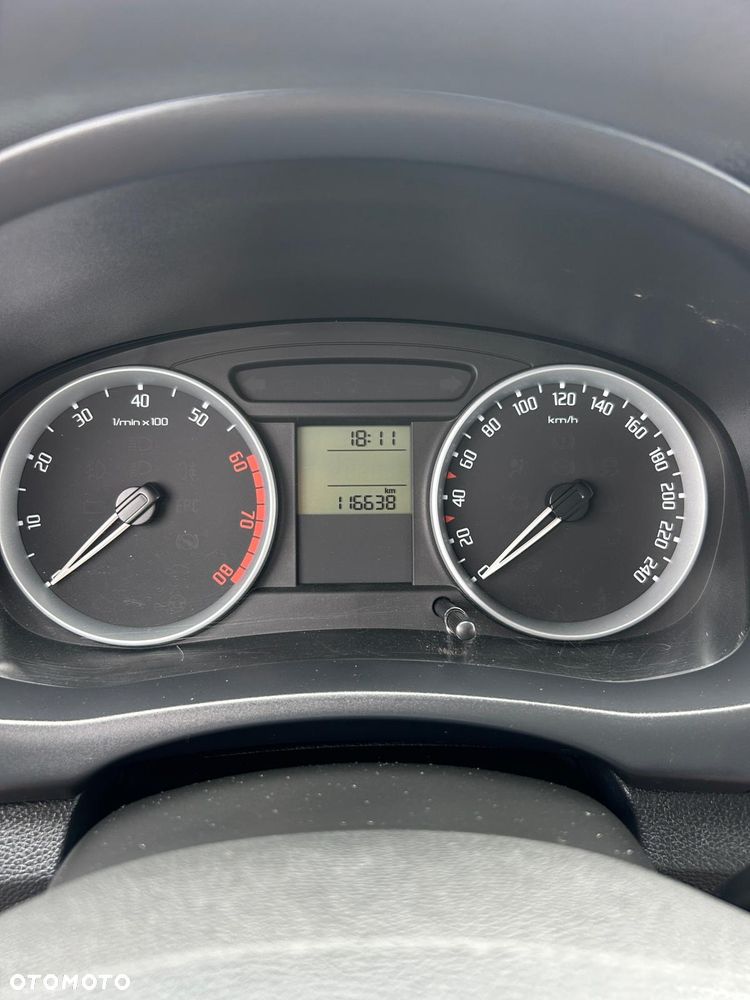 Skoda Fabia 1.2 HTP Elegance - 10