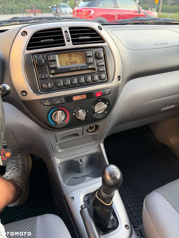 Toyota RAV4 1.8 VVT-i 4x2 - 12