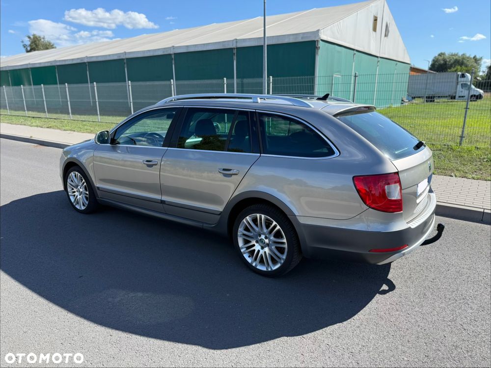 Skoda Superb 2.0 TDI Elegance Outdoor DSG - 9