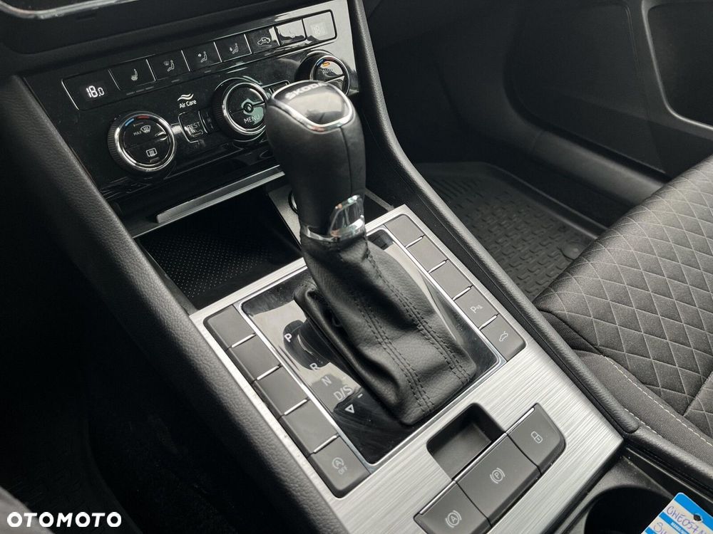 Skoda Superb 1.5 TSI Ambition DSG - 25