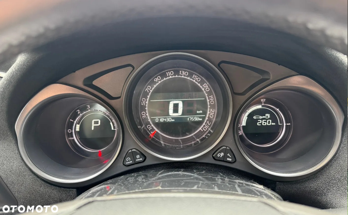 Citroën C4 PureTech 130 Stop&Start EAT8 SHINE - 28