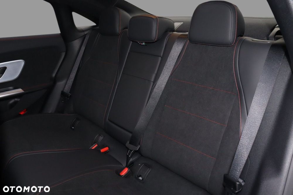 Mercedes-Benz CLA 200 mHEV 8G-DCT - 17