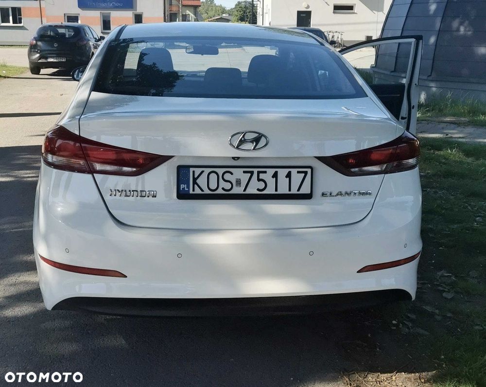 Hyundai Elantra - 7