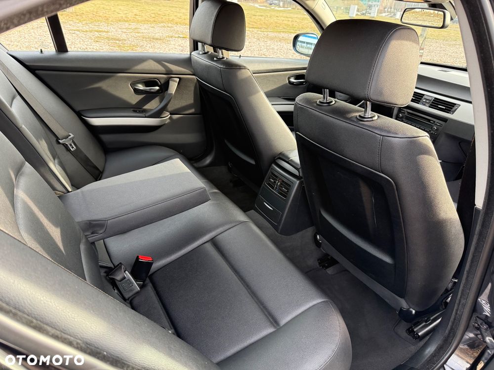 BMW Seria 3 318d DPF Edition Exclusive - 12