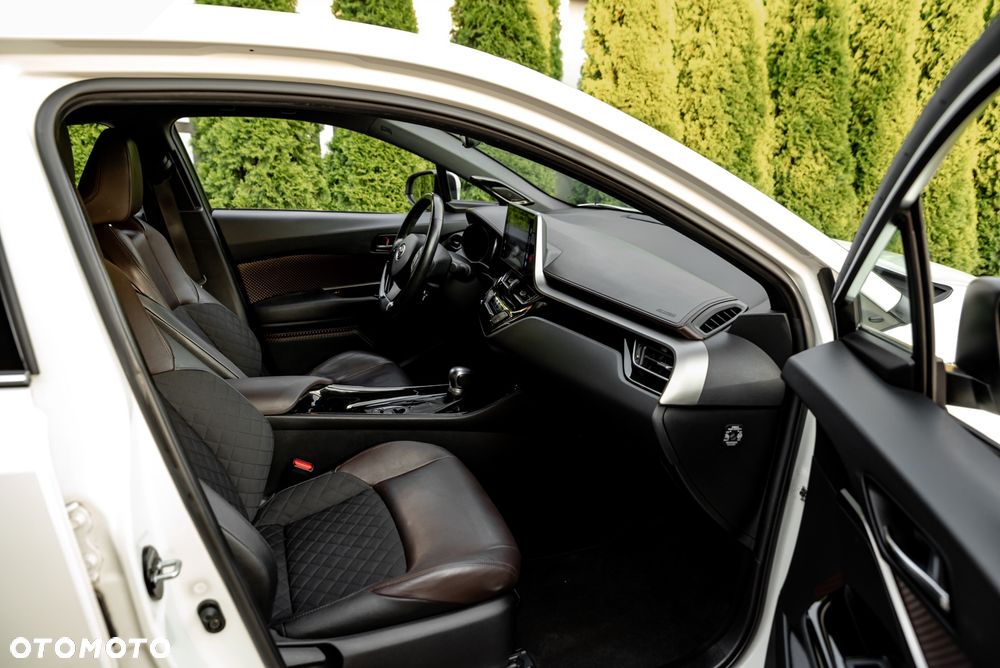 Toyota C-HR Style Selection - 24