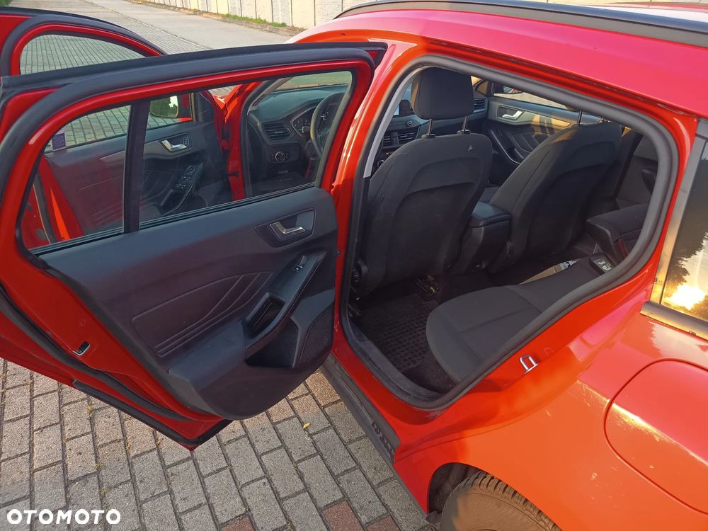 Ford Focus 1.0 EcoBoost Trend Edition - 6