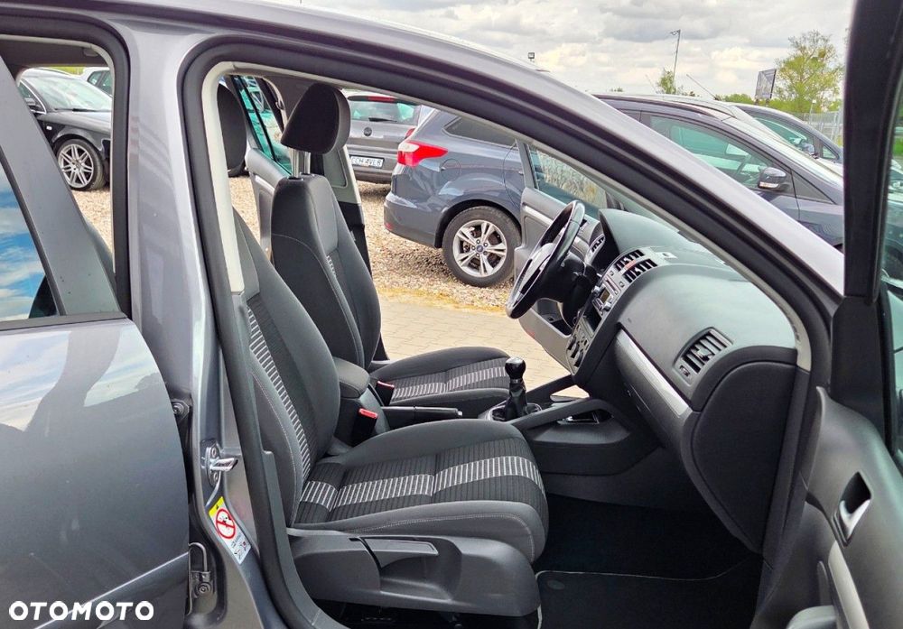 Volkswagen Golf - 23