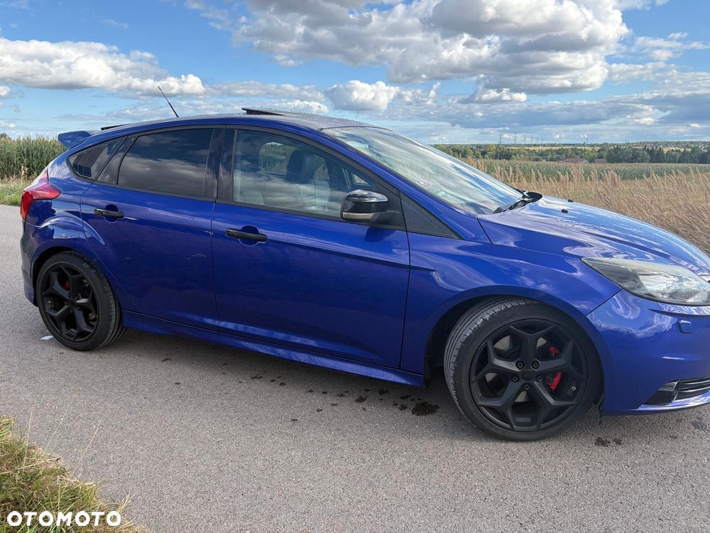 Ford Focus 2.0 EcoBoost ST mit Leder-Sport-Paket - 2