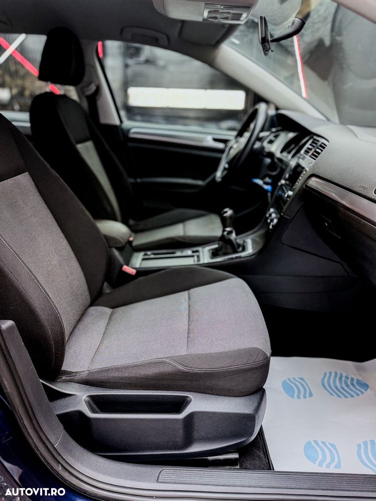 Volkswagen Golf - 18