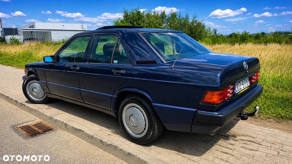 Mercedes-Benz W201 (190) - 2