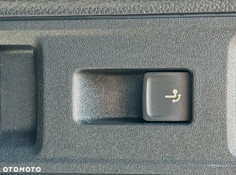 Volkswagen Passat 2.0 TSI 4Mot R-Line Plus DSG - 27