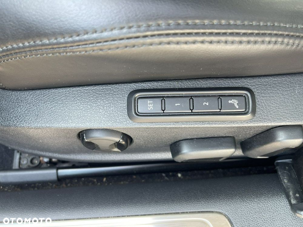 Volkswagen Passat 2.0 TDI EVO Elegance DSG - 16