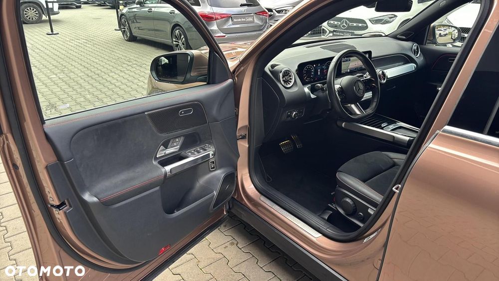 Mercedes-Benz GLB - 9