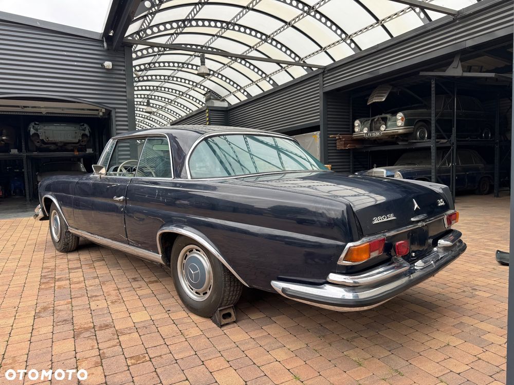 Mercedes-Benz 280 - 6