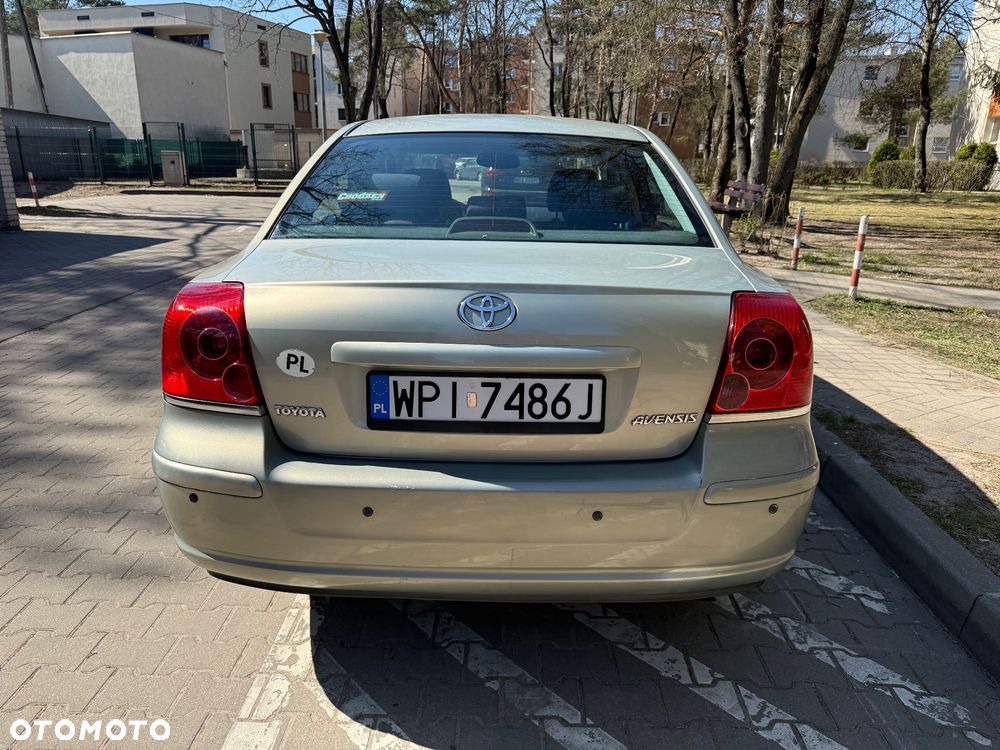 Toyota Avensis 1.8 VVT-i Sol - 13