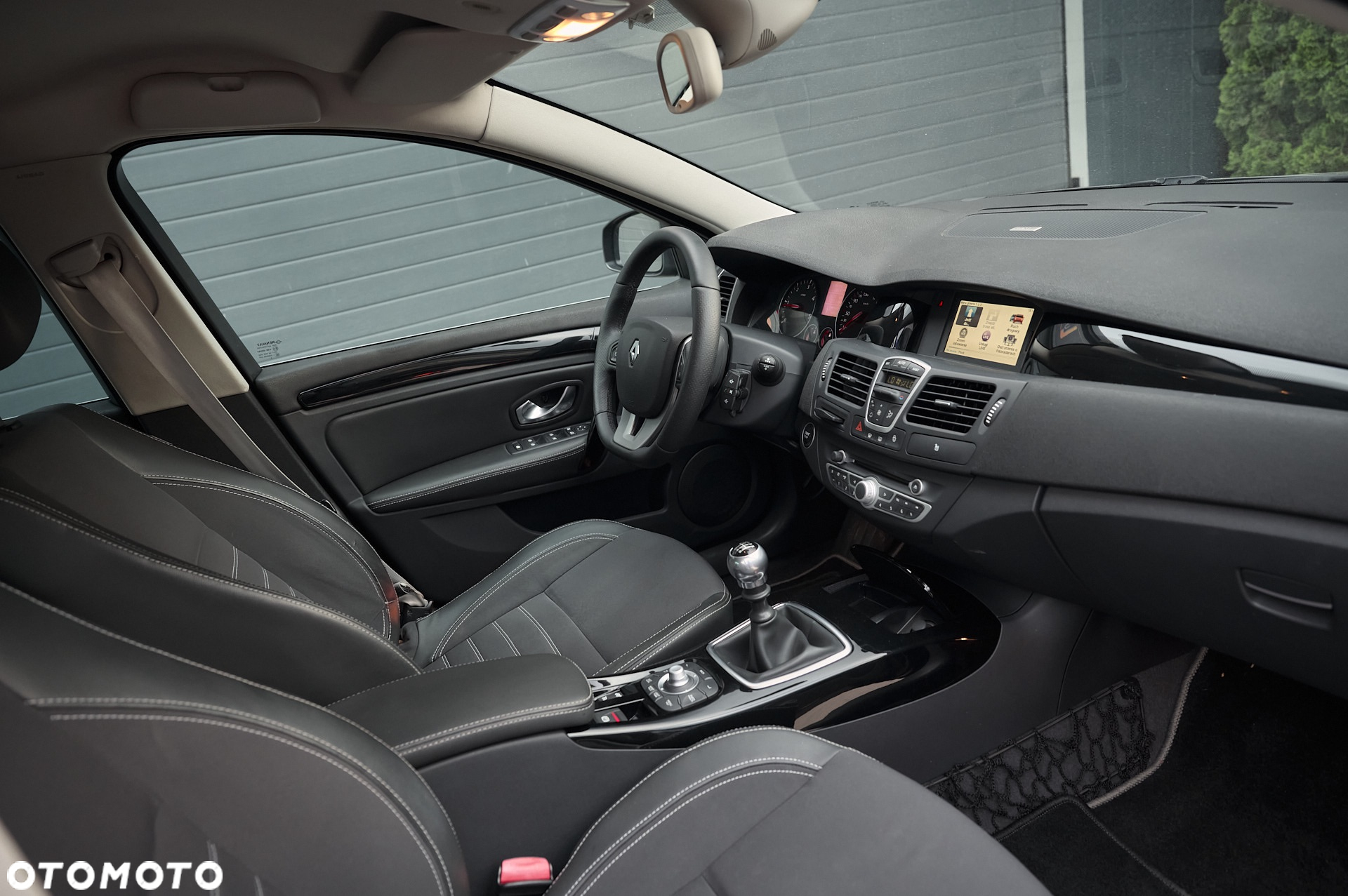 Renault Laguna Grandtour ENERGY dCi 130 FAP Start-Stop Bose Edition - 31
