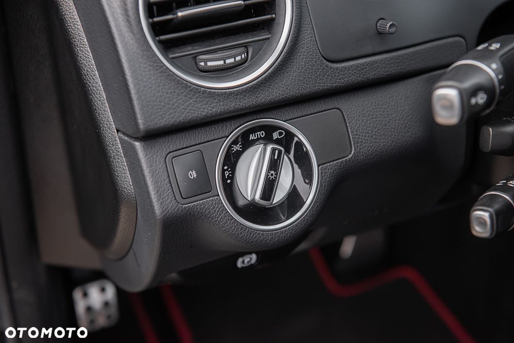 Mercedes-Benz Klasa C 200 7G-TRONIC Edition - 22