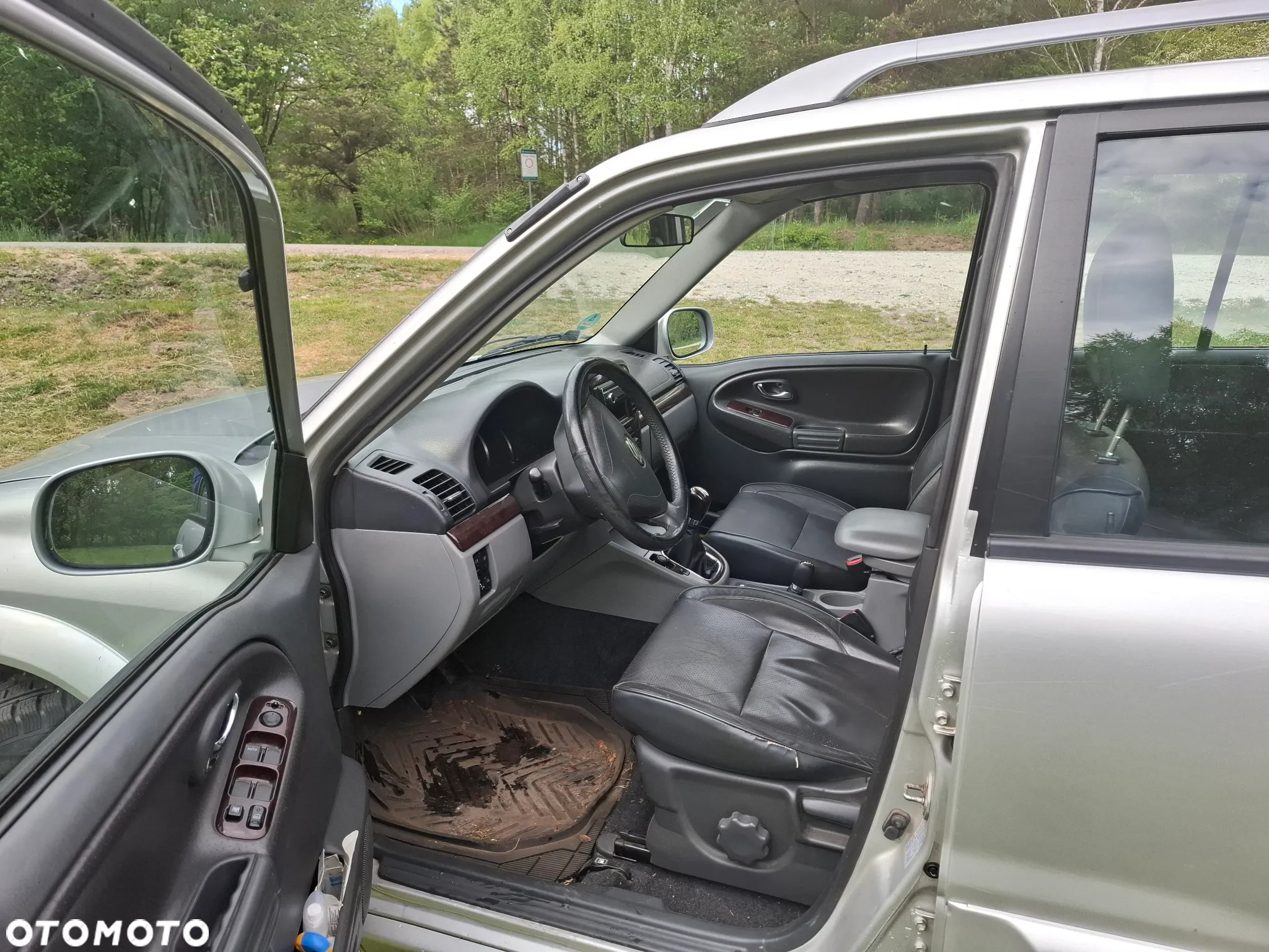 Suzuki Grand Vitara 2.0 - 9