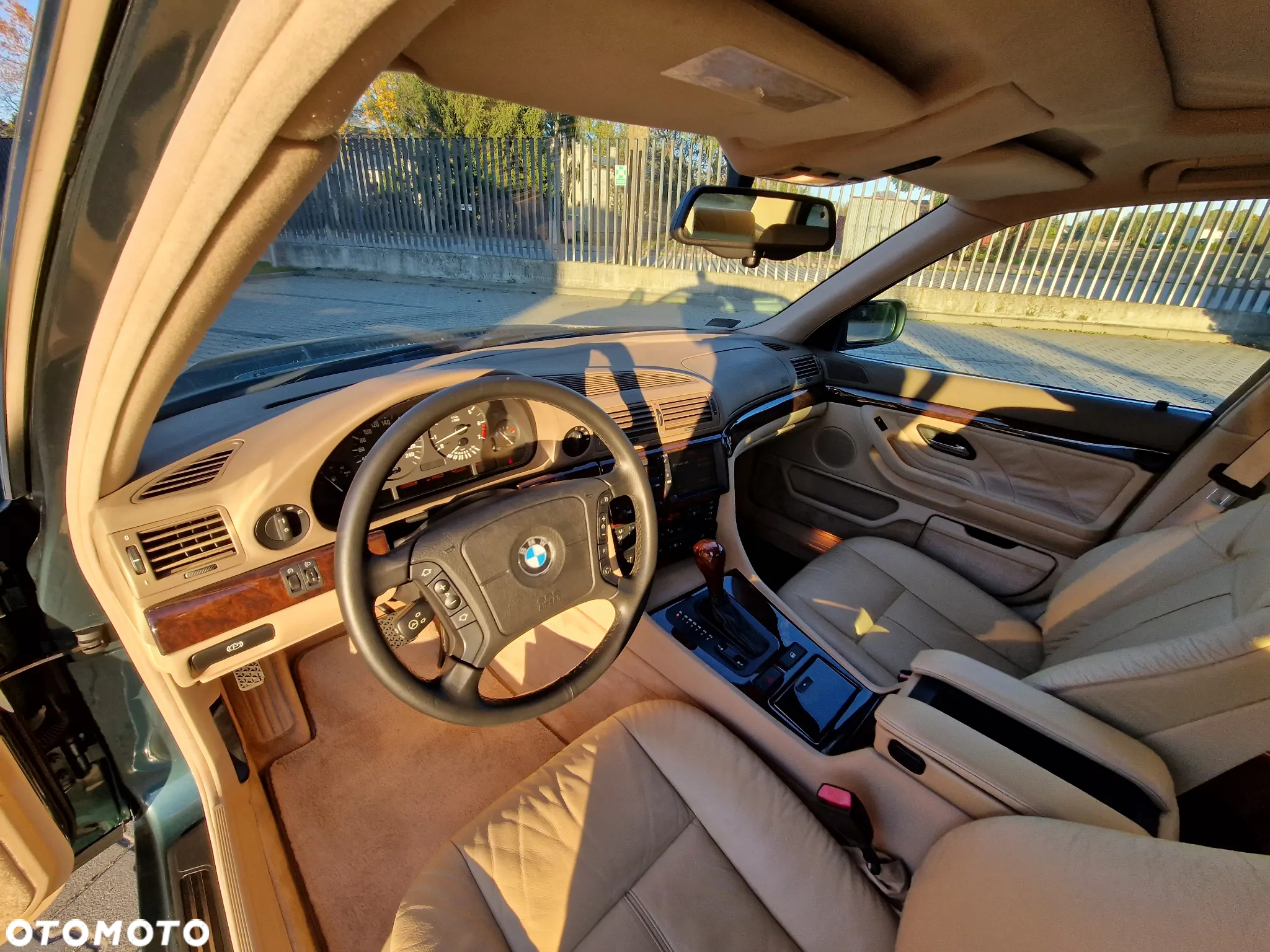 BMW Seria 7 740i V8 - 6