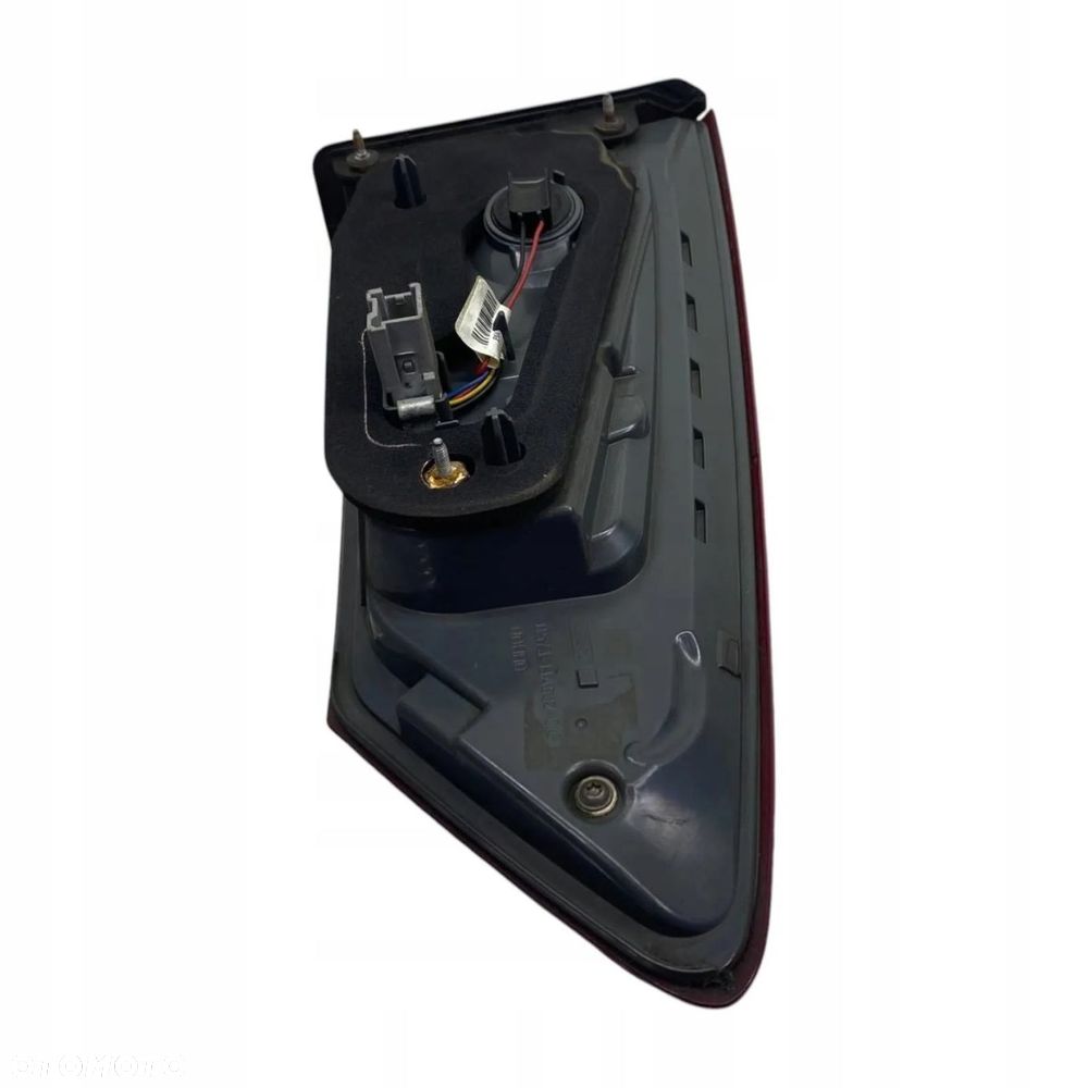 LAMPA PRAWA TYŁ W KLAPĘ FORD MONDEO MK5 KOMBI DS73-13A602-GG - 8