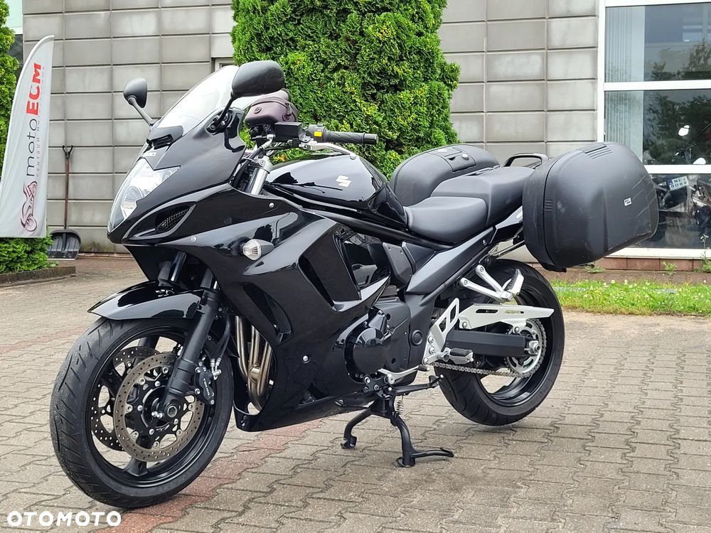 Suzuki GSX - 10