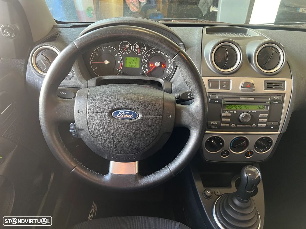 Ford Fiesta 1.25 Ghia - 3