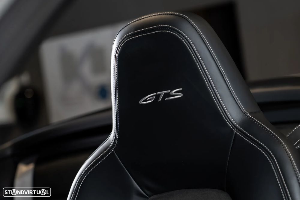 Porsche 911 (992) Carrera Cabrio 4 GTS PDK - 33