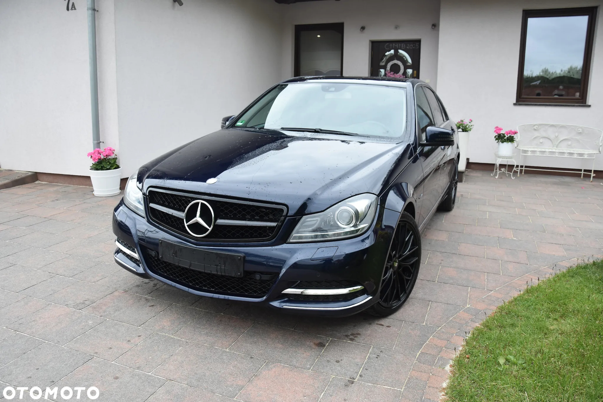 Mercedes-Benz Klasa C 200 CGI BlueEff Avantgarde - 4