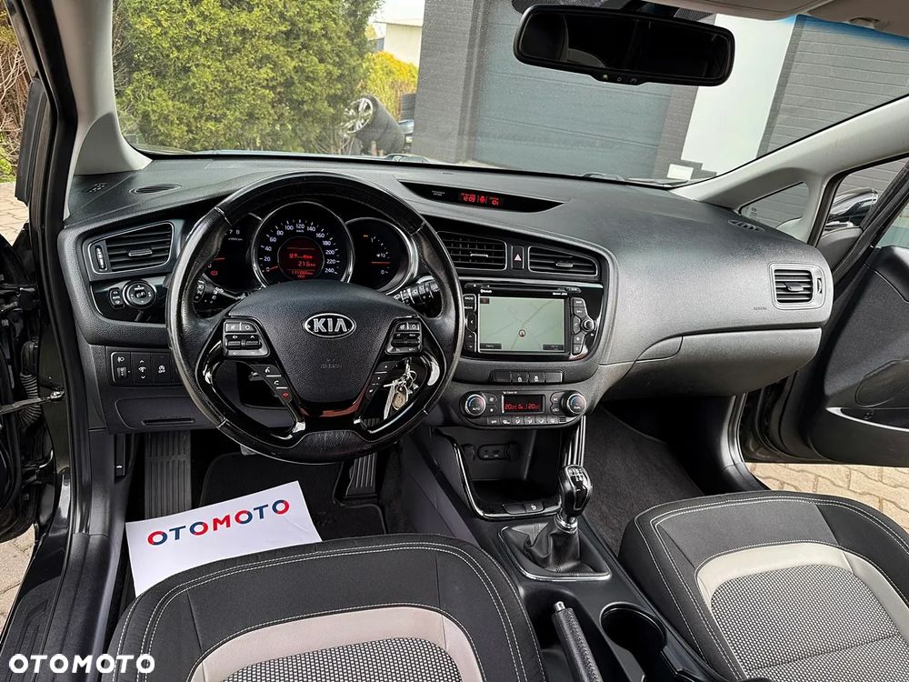 Kia Ceed 1.6 GDI Platinum Edition - 4