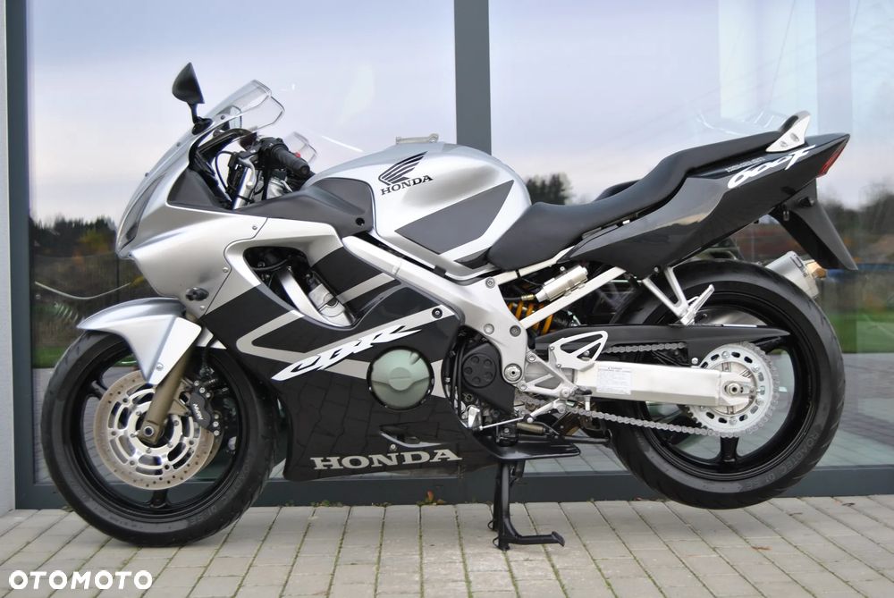 Honda CBR - 3