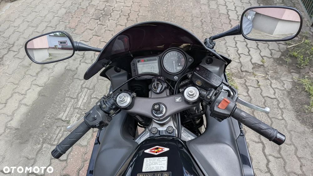 Honda CBR - 11