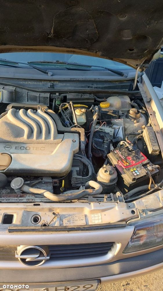 Opel Astra 1.6 16V 100 - 3