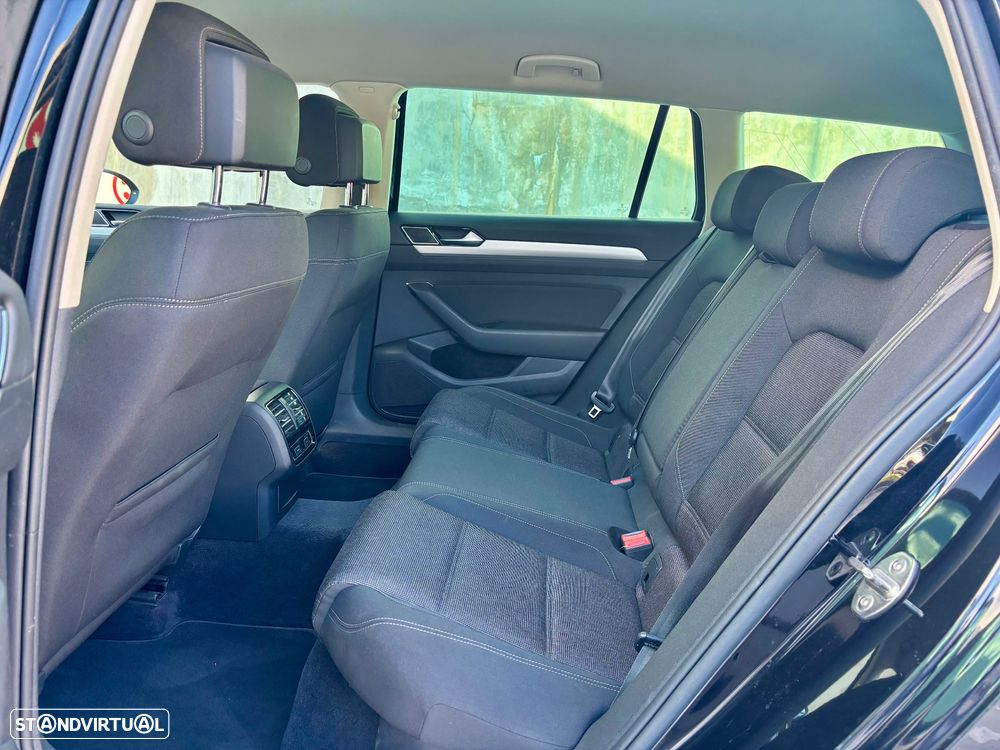 VW Passat Variant 1.6 TDI Highline - 33