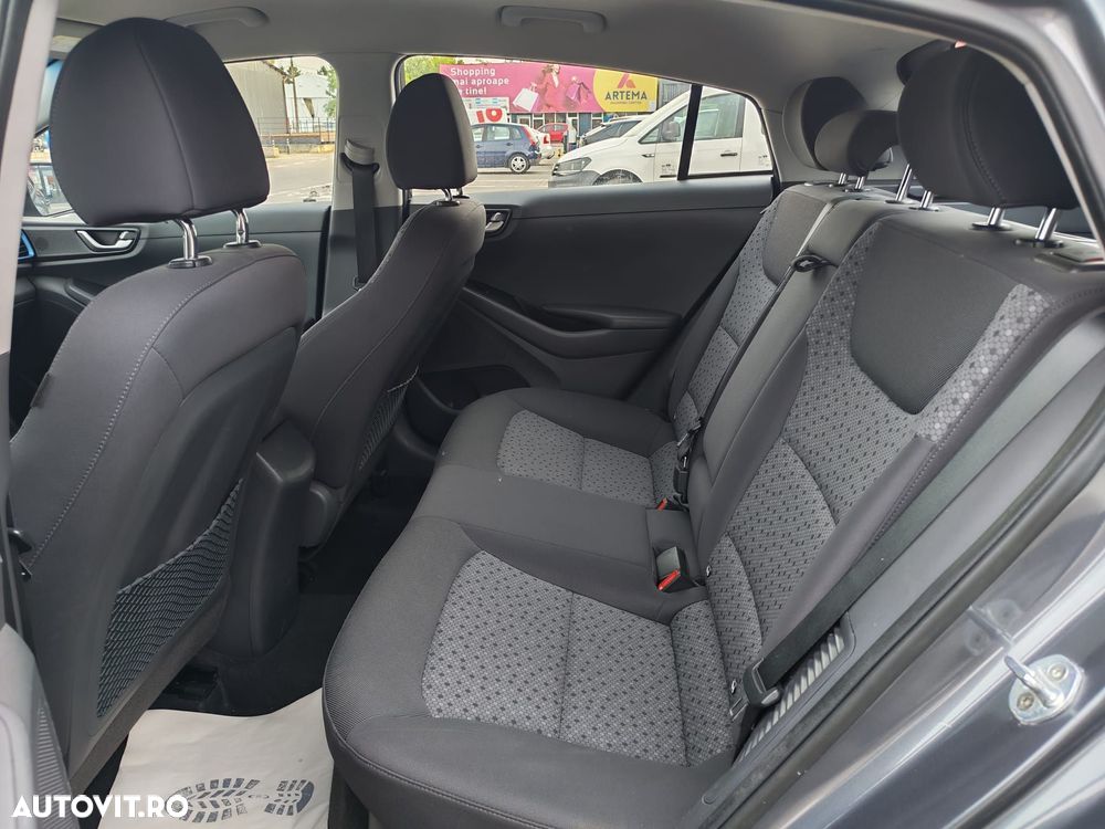 Hyundai IONIQ - 10