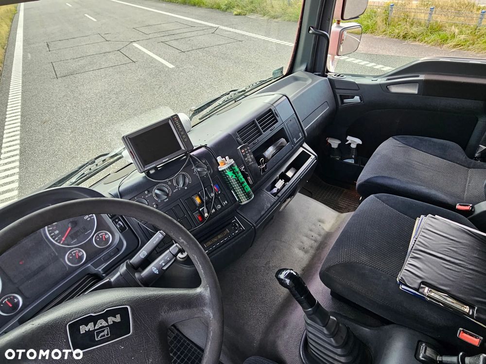 MAN TGL 10.220 4X2BL - 11