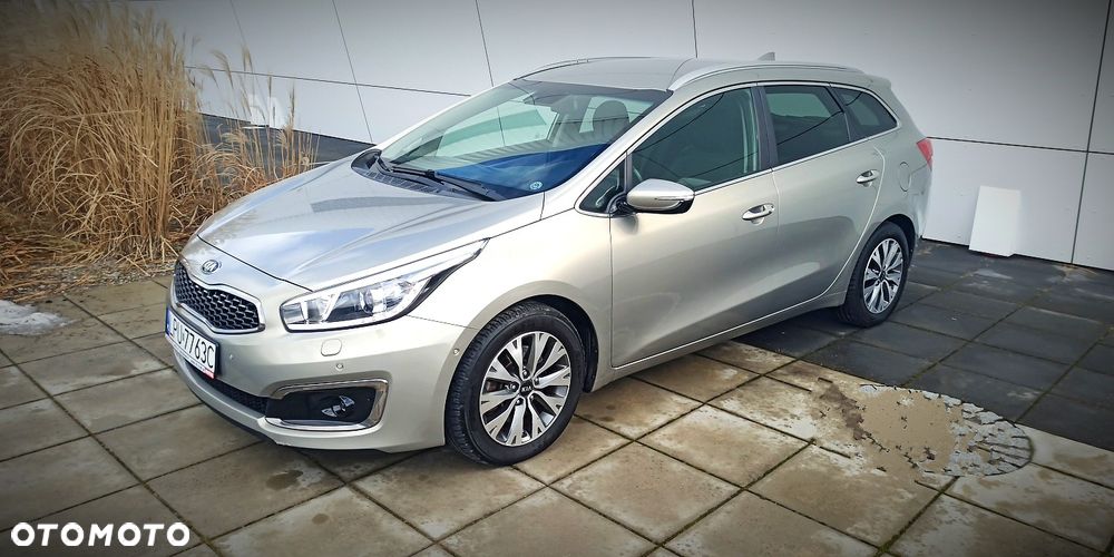 Kia Ceed 1.6 CRDi 136 DCT ISG Platinum Edition - 3