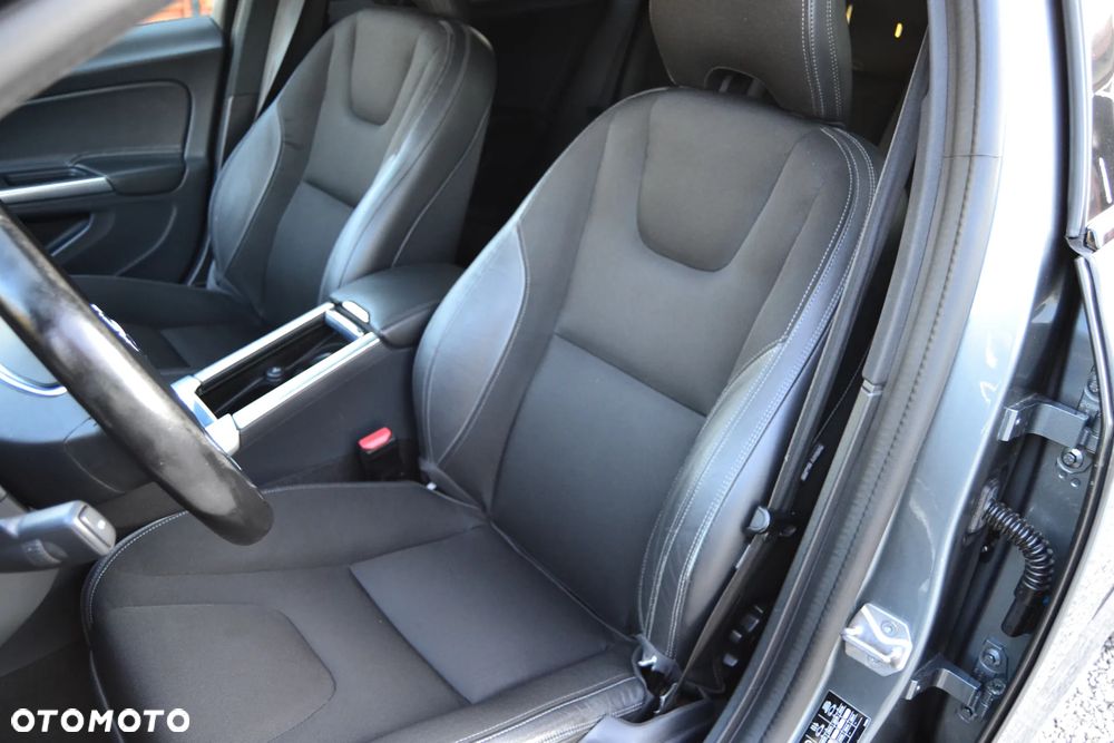 Volvo V60 Cross Country D4 Drive-E Momentum - 34