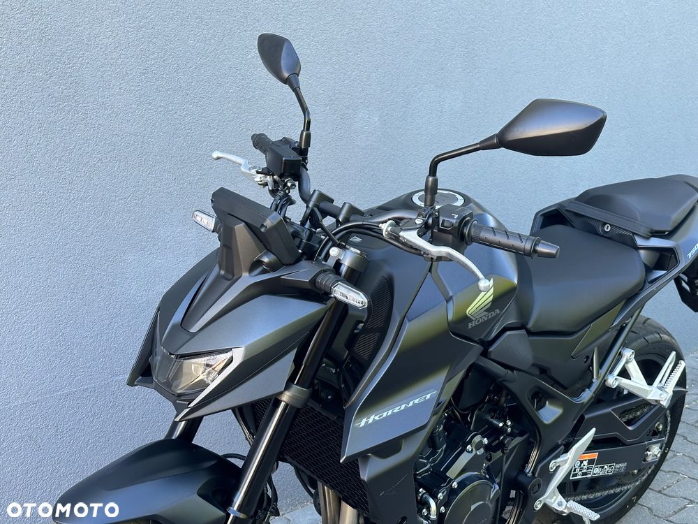 Honda Hornet - 12
