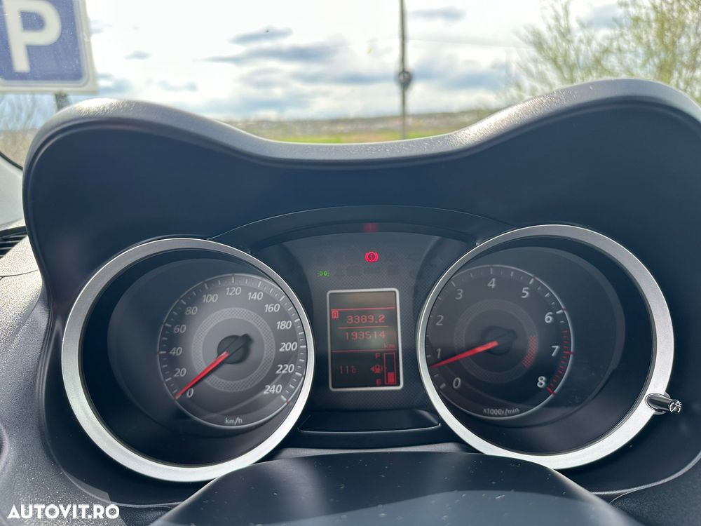 Mitsubishi Lancer 1.5 Inform - 14