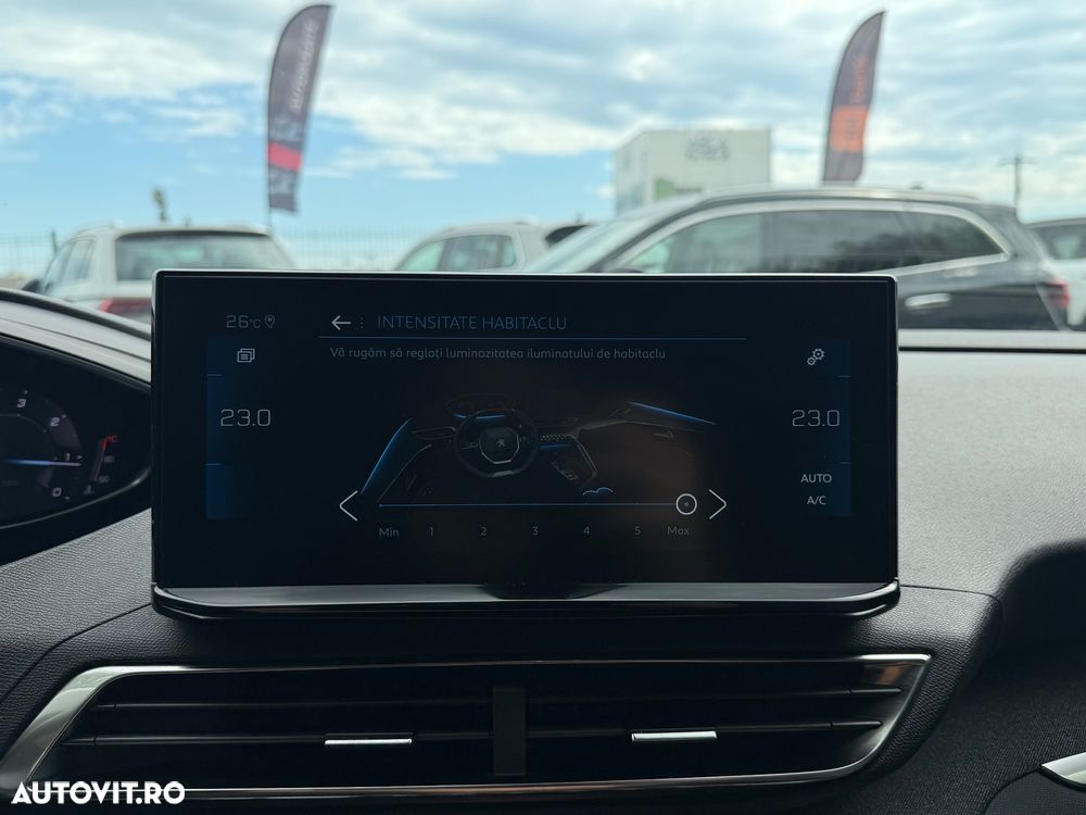 Peugeot 3008 BlueHDi 130 Stop & Start EAT8 Allure - 23