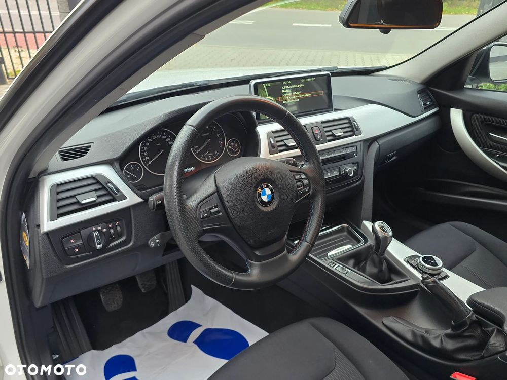 BMW Seria 3 316i Sport Line - 28
