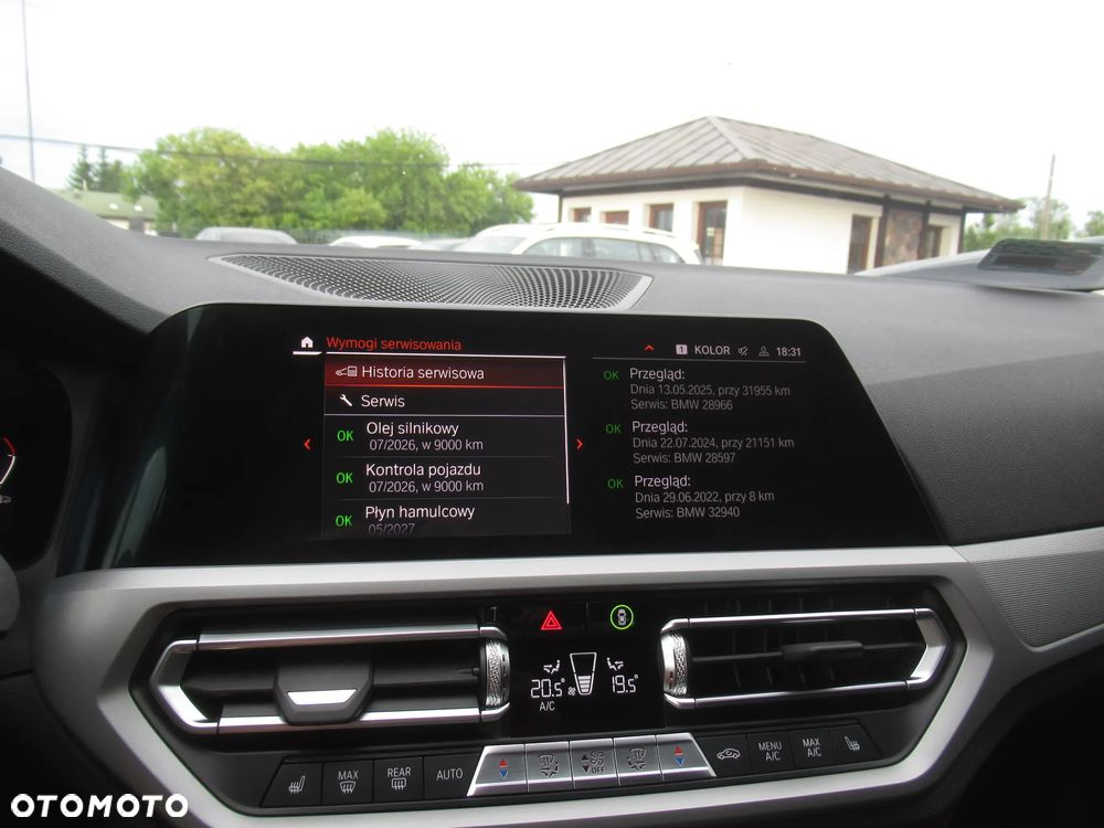BMW Seria 3 330i xDrive - 32