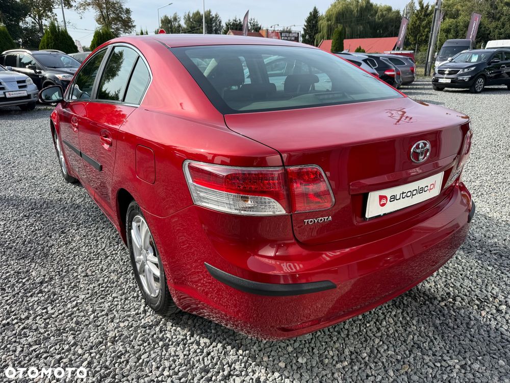 Toyota Avensis 1.8 Comfort - 23