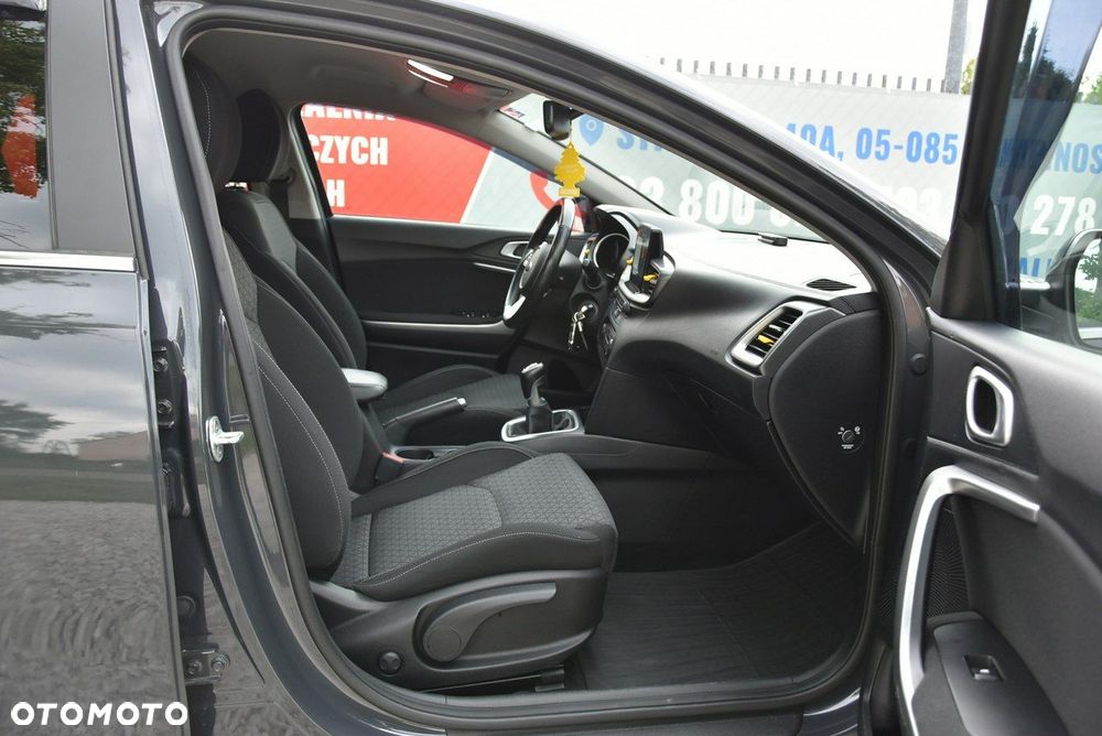 Kia Ceed - 12