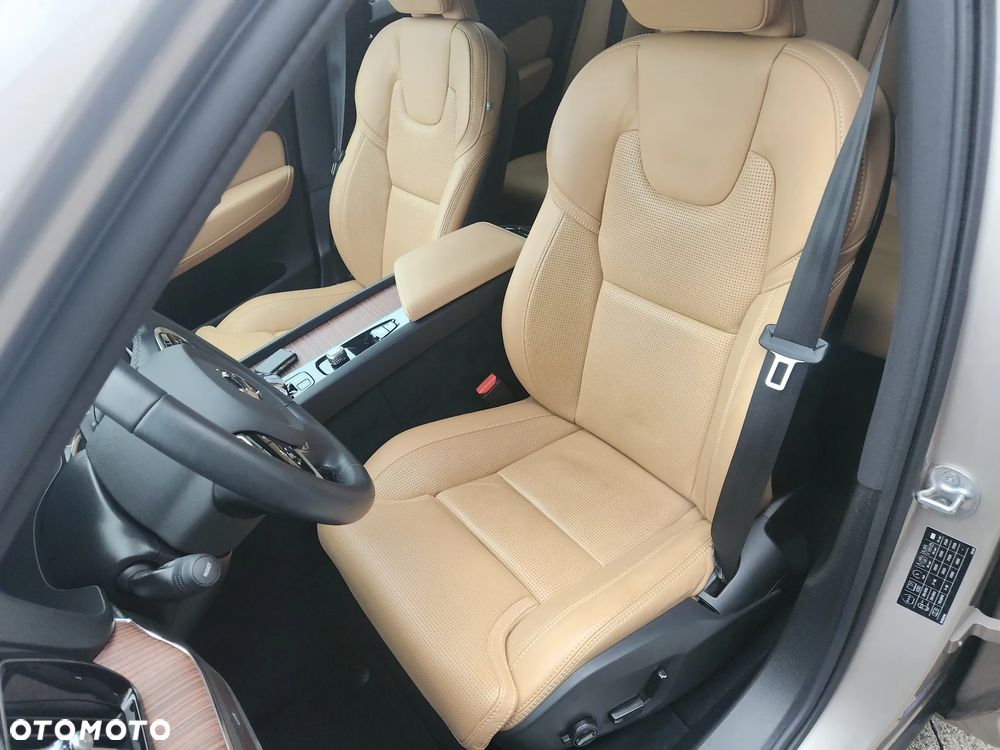 Volvo XC 60 B4 D AWD Ultimate Dark - 13