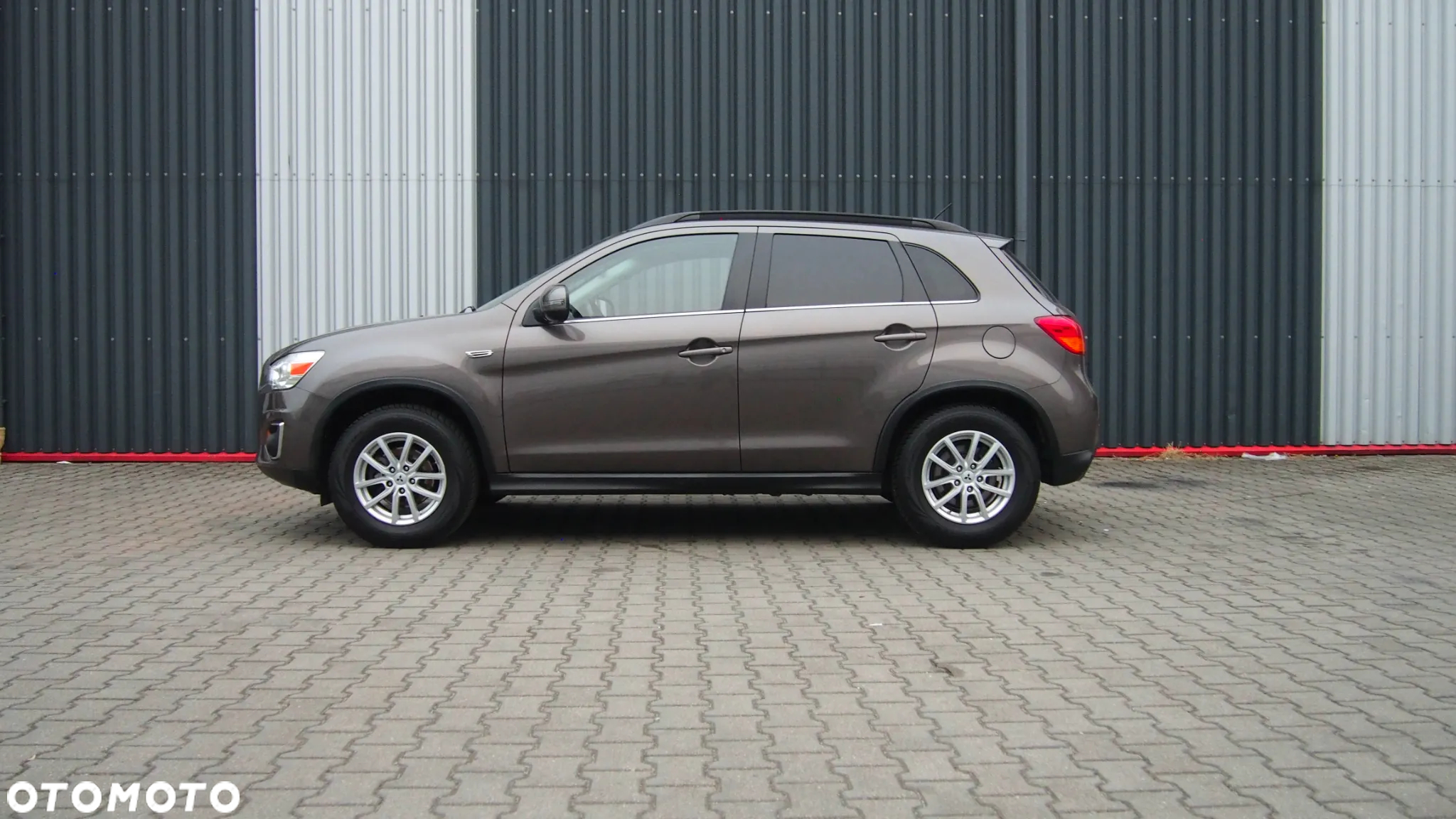 Mitsubishi ASX 1.6 2WD Instyle - 25