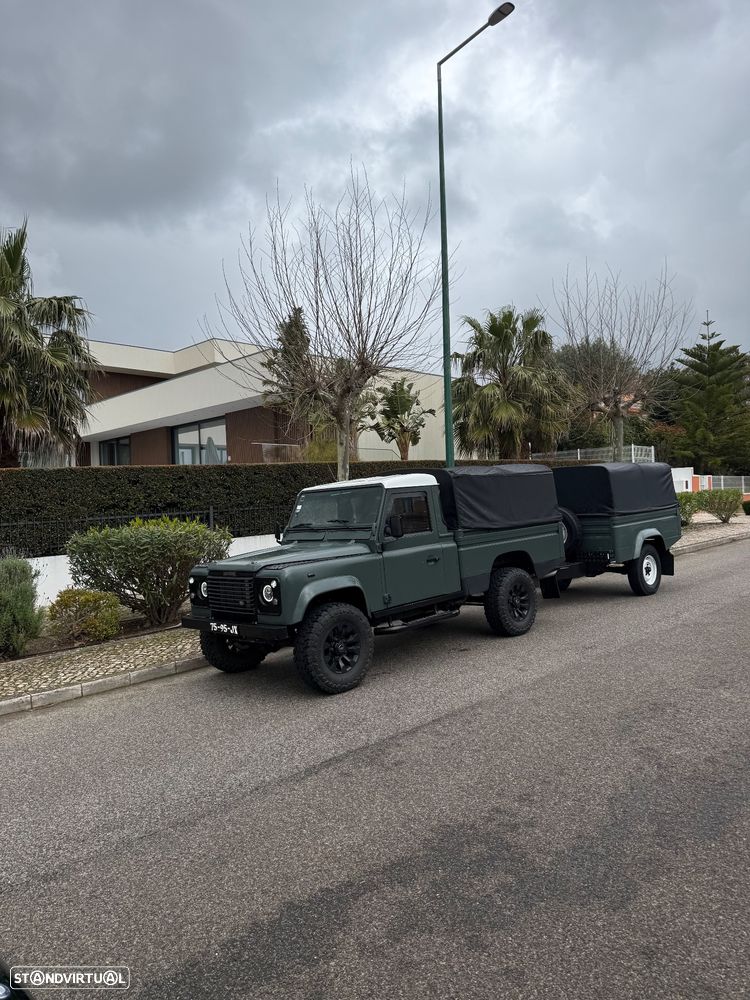 Land Rover Defender 110 SE - 41