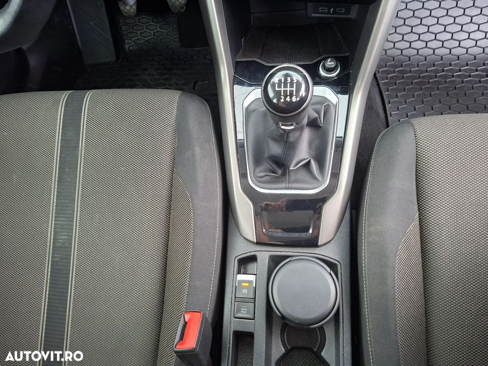 Volkswagen T-ROC 1.0 TSI Design - 16